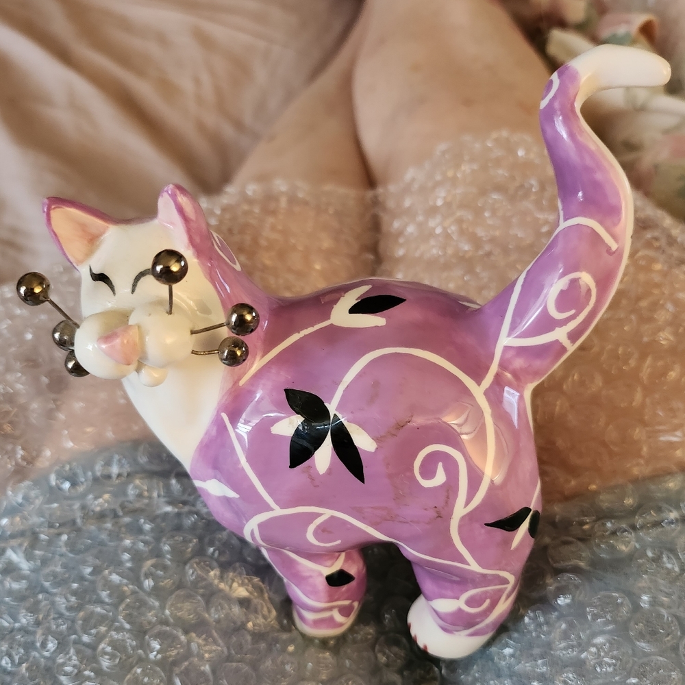 2003 Lacombe ceramic cat figurine